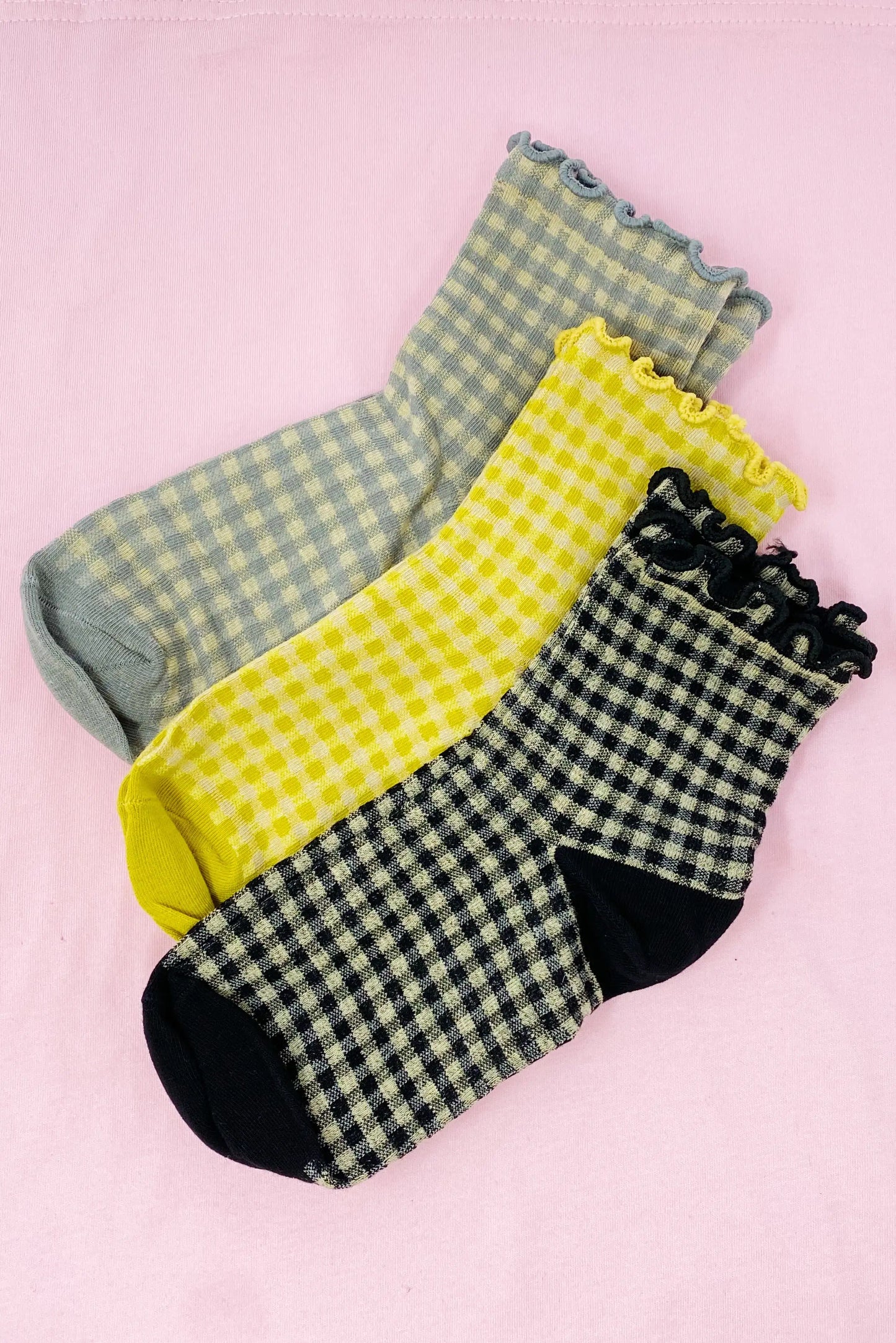 Ruffled Edge Gingham Sock Set